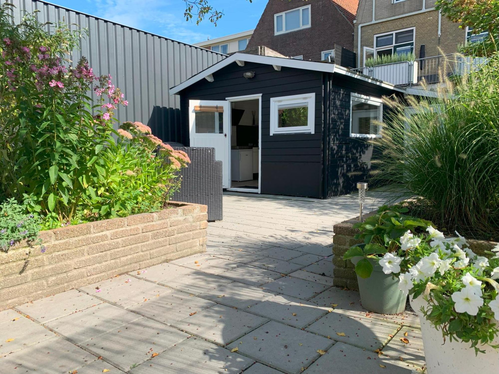 Tiny House Tussen De Grachten Sneek Exterior foto
